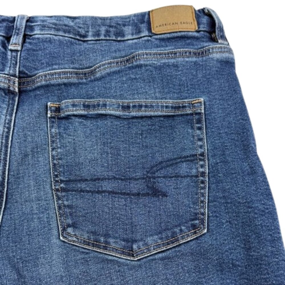 American Eagle Women’s Curvy Mom Jeans – Size 16 - Picture 3 of 9